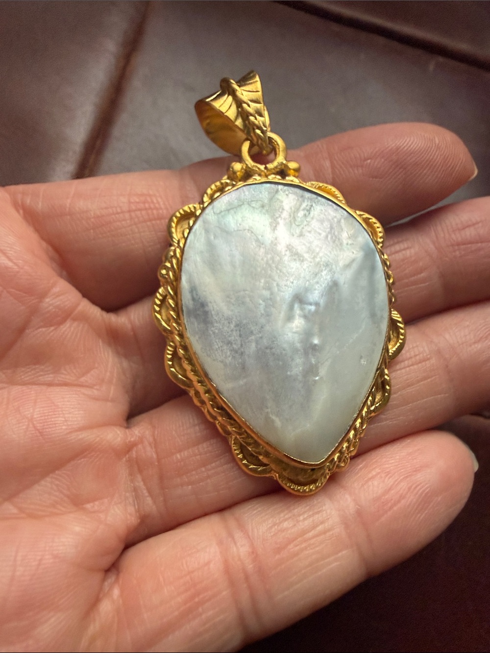 Artisan 18k matte Gold overlay/ Mother-of-Pearl Teardrop Pendant Necklace NWOT